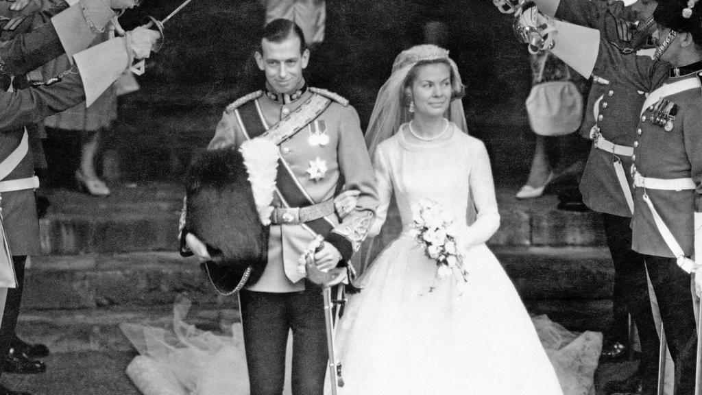 El duque de Kent y Katharine Worsley, en su boda, el 8 de junio de 1961.
