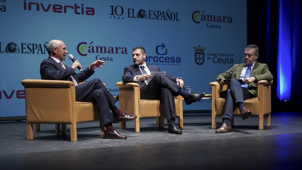 Imagen de los presidentes del Puerto de Málaga, Carlos Rubio, y del Puerto de Ceuta, Juan Manuel Doncel.