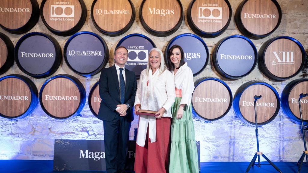 Ángel Piña, Mercedes Wullich y Cruz Sánchez de Lara posan en Jerez.