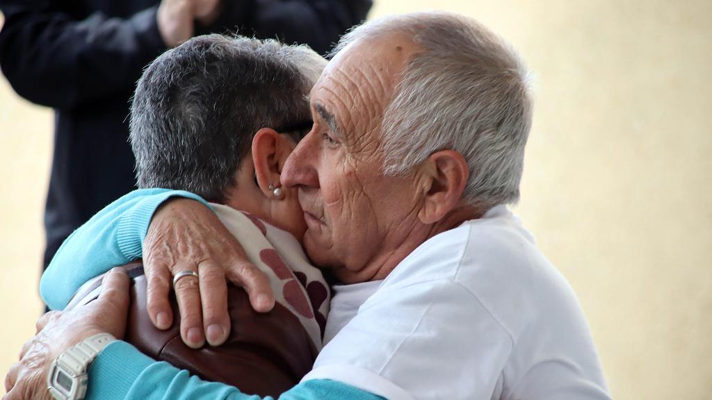 Manuel Moure se concentra a la puerta de los juzgados de León