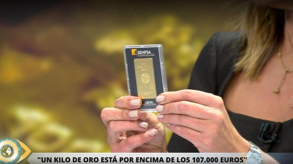 Un lingote de 100 gramos de oro