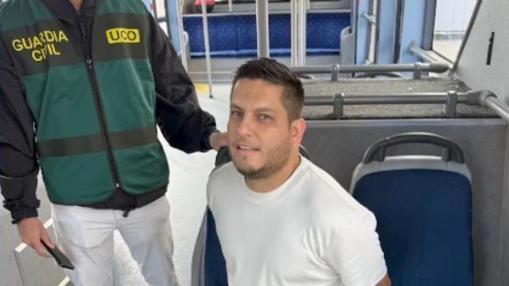 Santiago, el tercer arrestado en España, era uno de los hermanos de la organización.