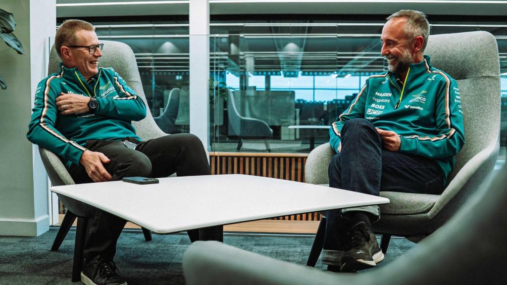 Enrico Cardile y Andy Cowell, director técnico y CEO de Aston Martin F1