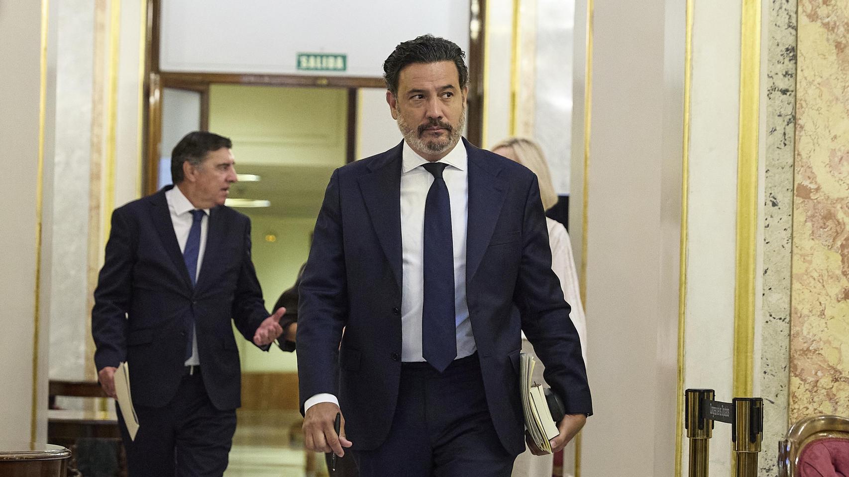 El secretario tercero de la Mesa del Congreso, Guillermo Mariscal (PP), a su llegada a una reunión del órgano de gobierno de la Cámara.