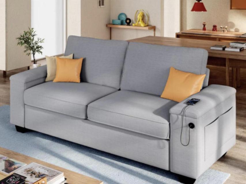 Este sofá permite la carga de teléfonos y tablets sin necesidad de levantarse.
