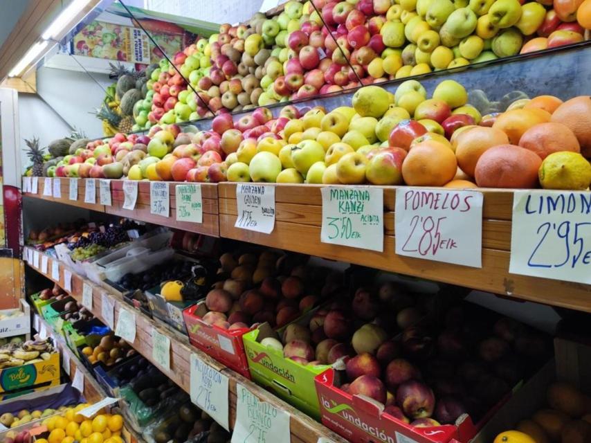 Variedad de fruta en el interior de Gabriela.