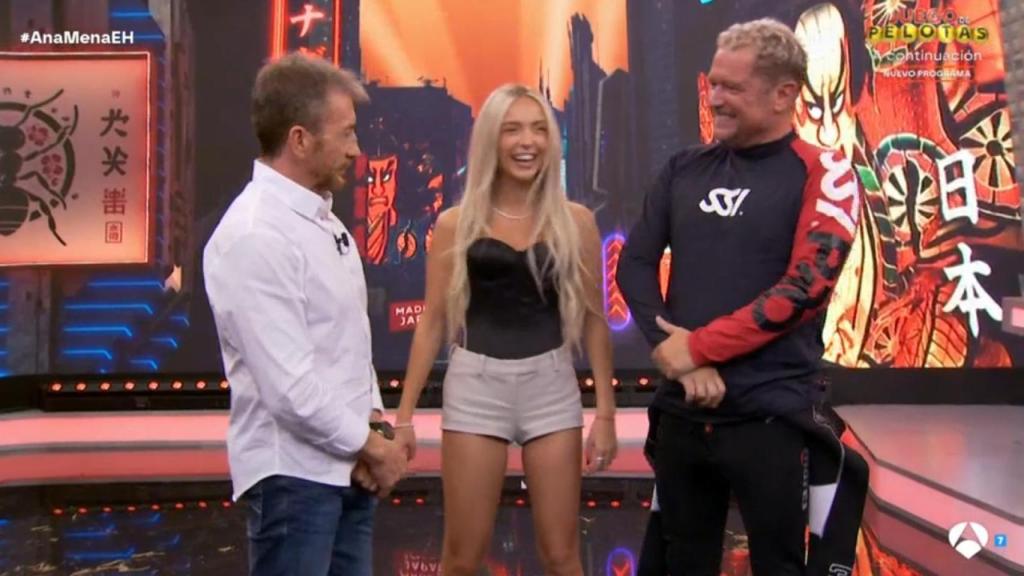 Pablo Motos, Ana Mena y El Monaguillo, en 'El Hormiguero' este miércoles.