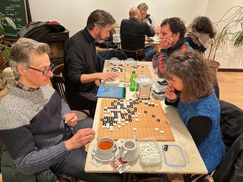 Partida de Go en el Macondo de A Coruña.