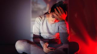Más de la mitad de los menores con problemas de salud mental no piden ayuda.