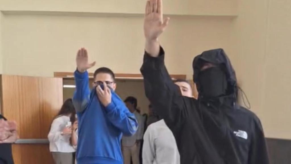 Un grupo de jóvenes de ultraderecha increpa a los activistas encerrados en la Facultad de Derecho de la UVa en favor de Gaza