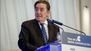 El director del Instituto Cervantes, Luis García Montero, interviene en un desayuno informativo del Foro de la Nueva Comunicación para abordar los próximos retos de la institución, este jueves en Madrid. EFE/ Daniel Gonzalez