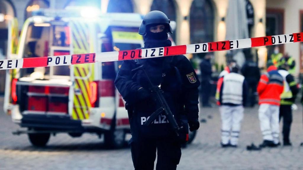 Imagen de archivo de la Policía alemana en una calle precintada.