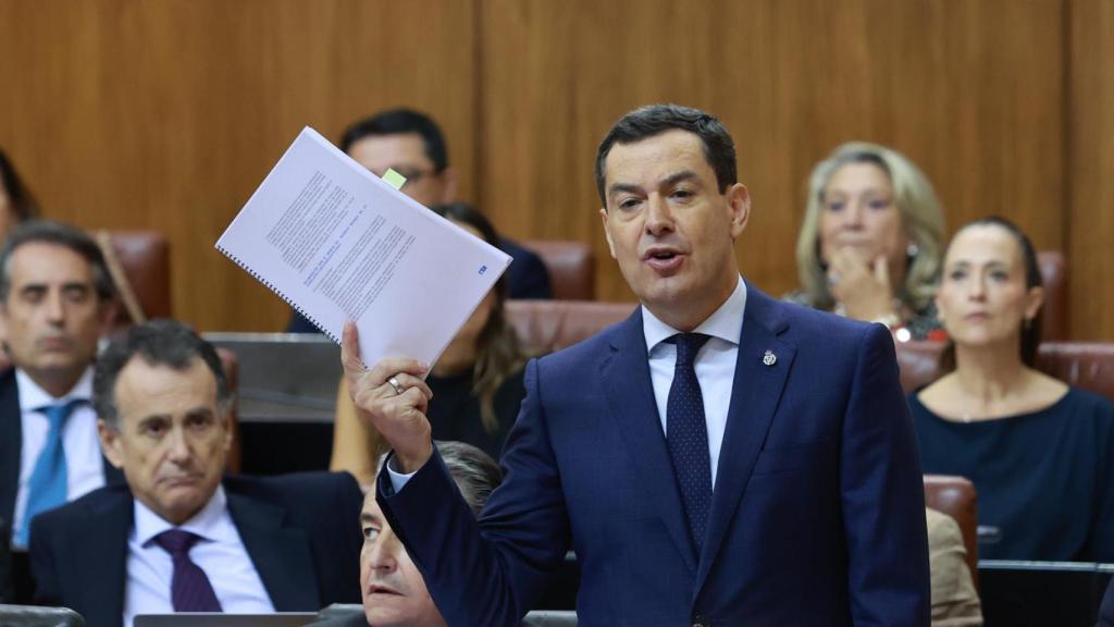 Juanma Moreno, este jueves en el Parlamento de Andalucía.