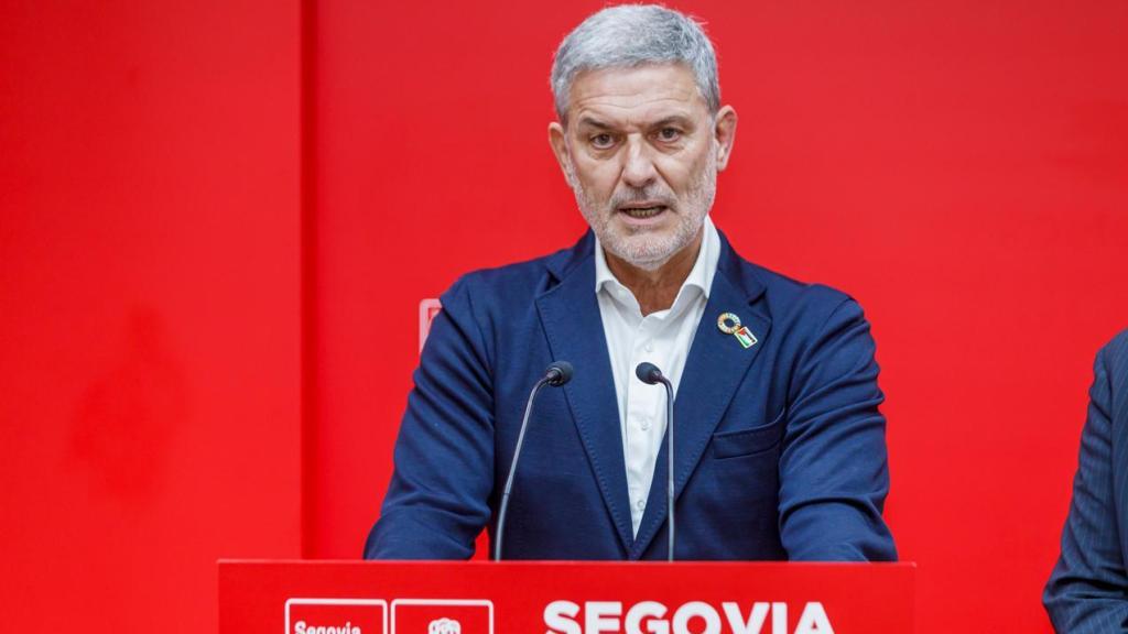 El exprocurador socialista, José Luis Vázquez convoca a los medios tras su dimisión