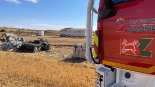 Los Bomberos de Benavente en el incendio próximo a una factoría de pirotecnia
