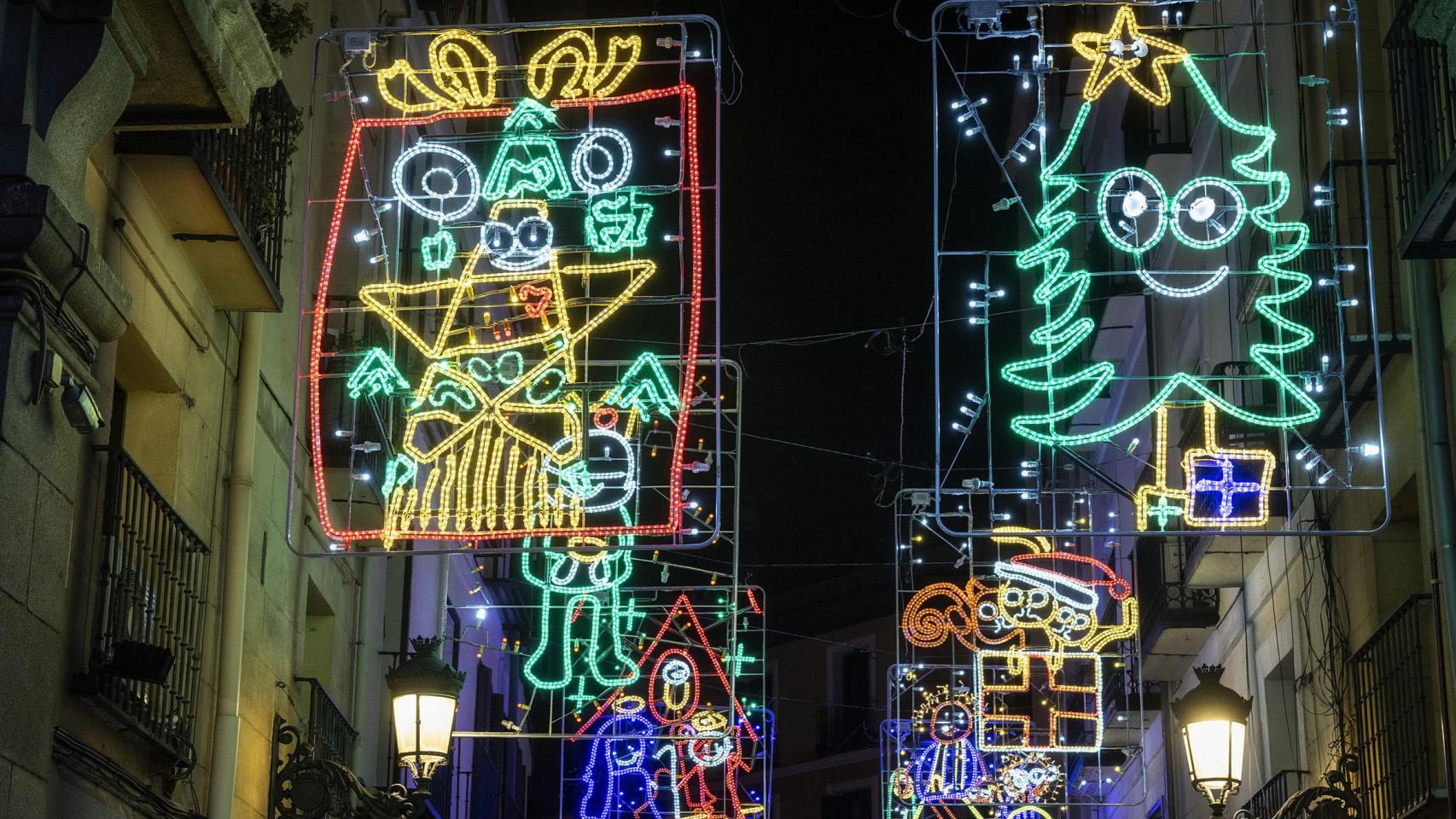 Luces de Navidad diseñadas por niños en 2024.