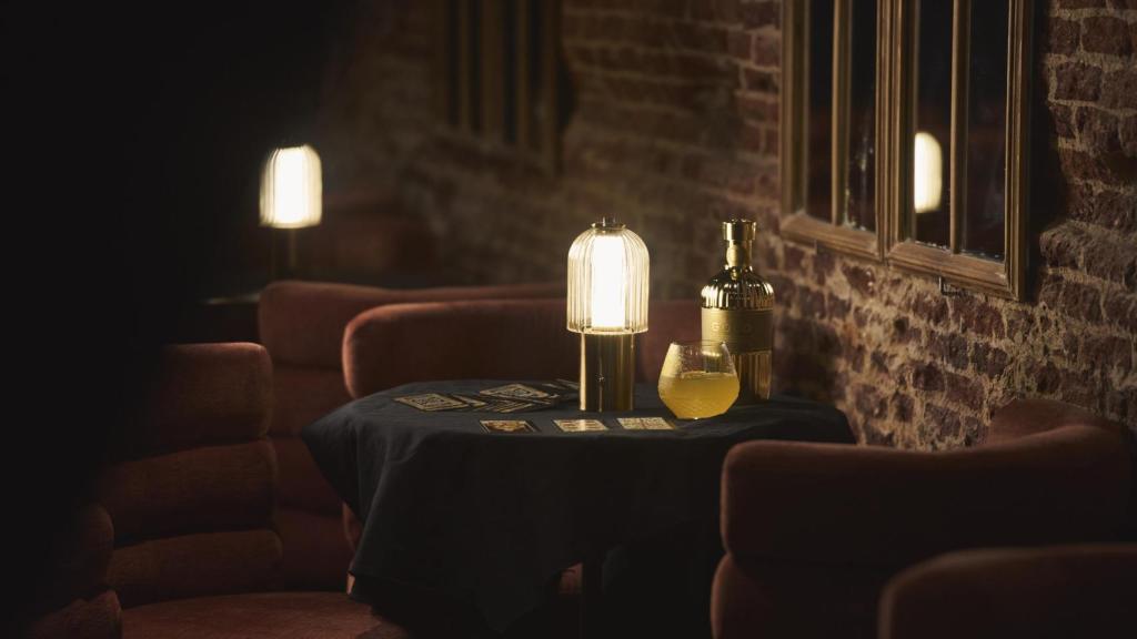 Colaboración de Gin Gold con Esotérica.