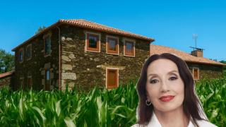 Luz Casal y su casa de piedra.