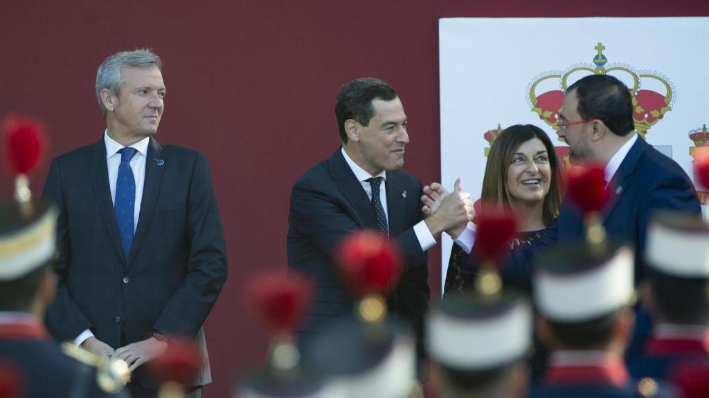 Rueda, con otros dirigentes, en una foto de archivo de los actos en Madrid por el 12 de octubre.