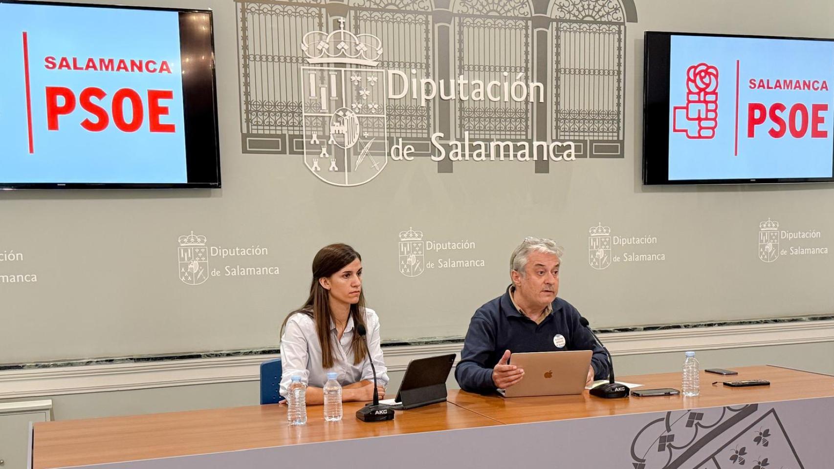 Fernando Rubio y Miryan Tobal en la rueda de prensa del PSOE de Salamanca