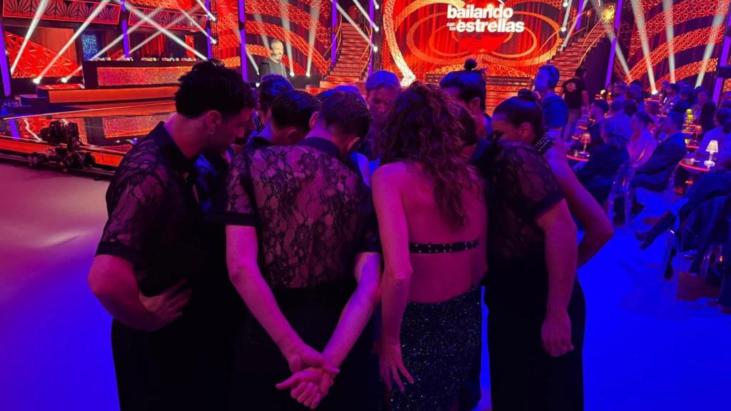 Los bailarines de 'Bailando con las estrellas', justo antes del número inicial.