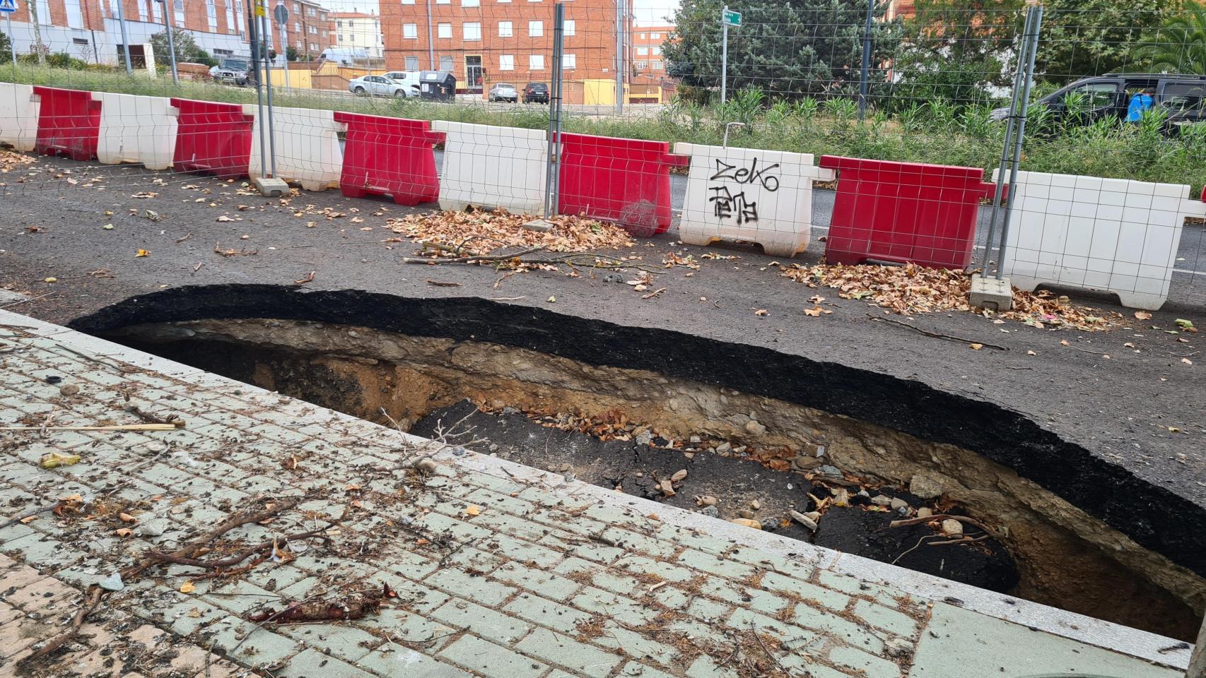 Socavón en Cardenal Cisneros