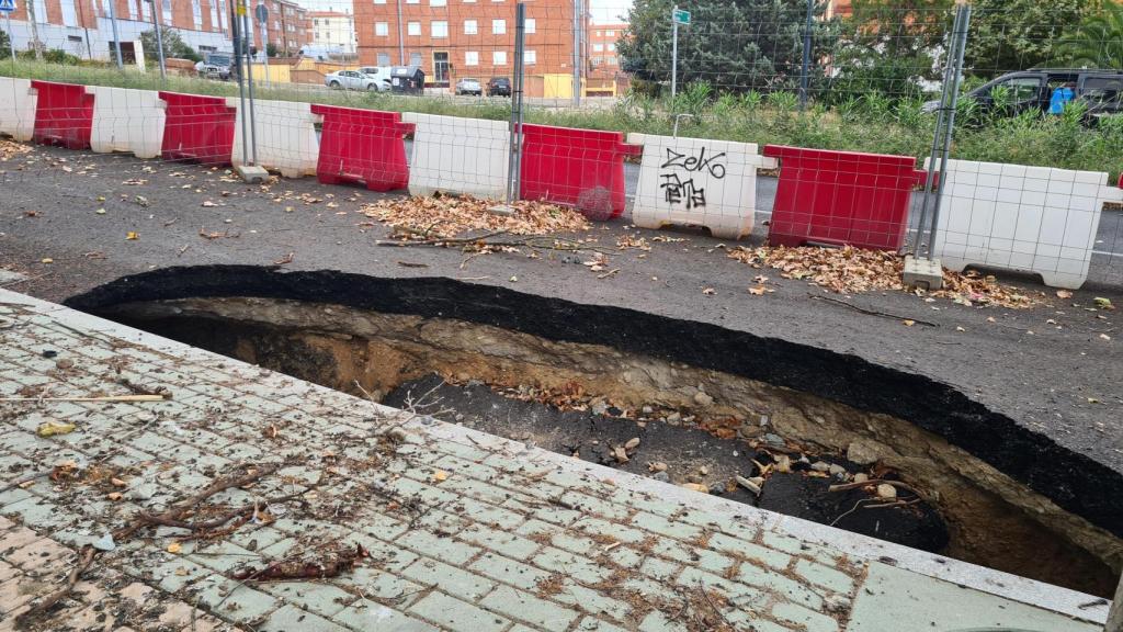 Socavón en Cardenal Cisneros