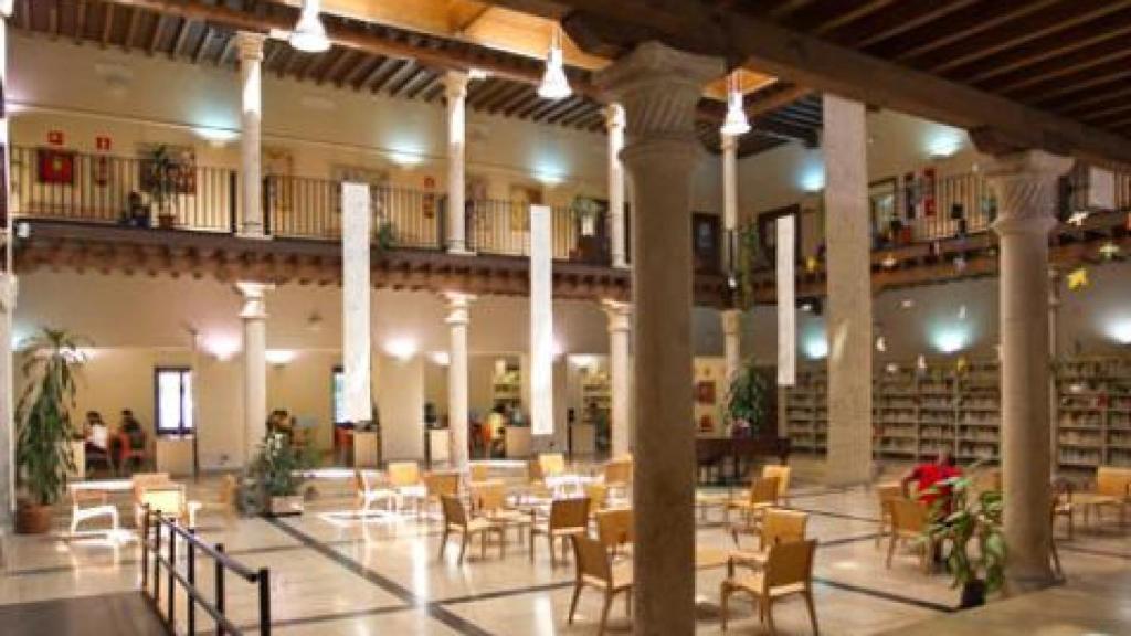 Palacio de Dávalos, biblioteca de Guadalajara