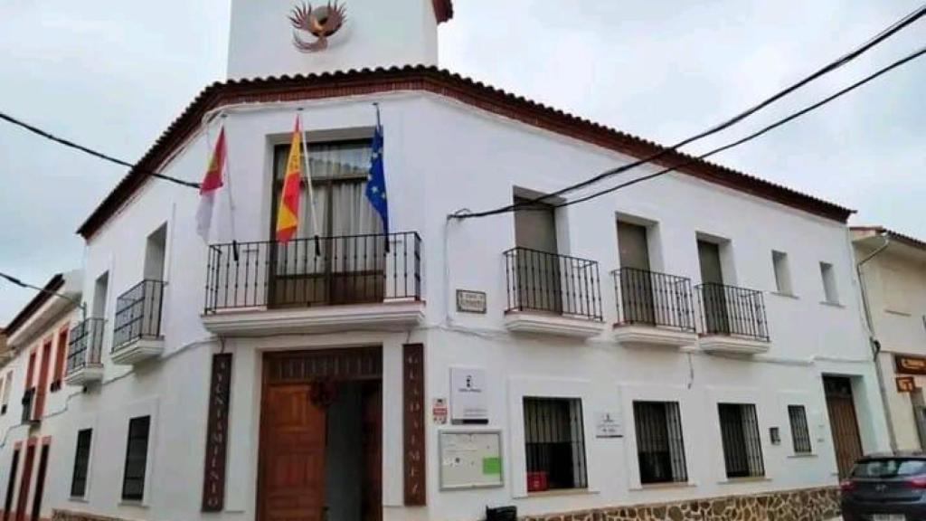 Fachada del Ayuntamiento de Guadalmez (Ciudad Real)