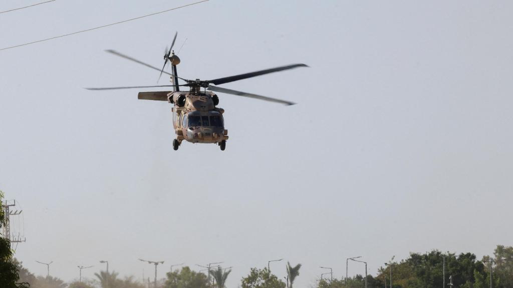 Un helicóptero militar aterriza en Israel.