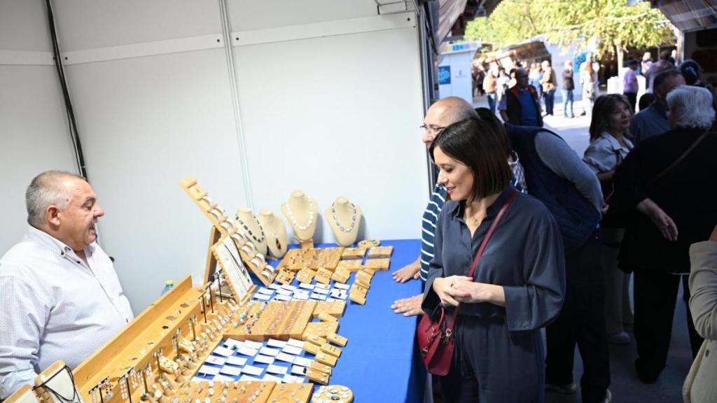 Visita a FARCAMA de la directora general de Turismo, Comercio y Artesanía, Ana Isabel Fernández