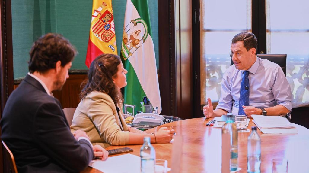 El presidente de la Junta de Andalucía, Juanma Moreno, durante la entrevista a EL ESPAÑOL.