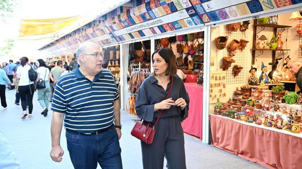 Ana Isabel Fernández ha visitado los estands de FARCAMA en la jornada de hoy