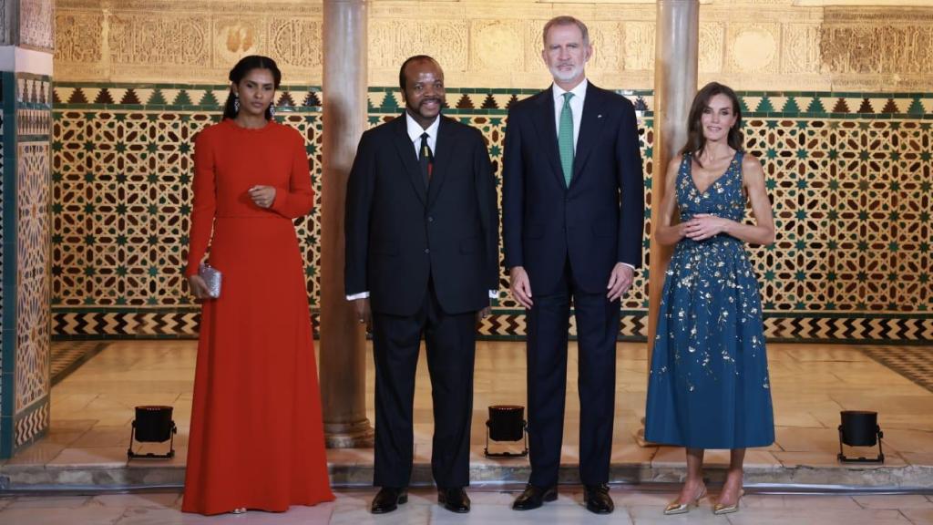 El rey Mswati III de Esuatini, en la recepción ofrecida por los Reyes Felipe y Letizia en el Real Alcázar de Sevilla, el pasado 29 de junio.
