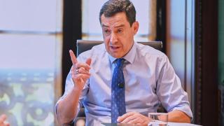 El presidente de la Junta de Andalucía, Juanma Moreno, durante la entrevista para El ESPAÑOL.