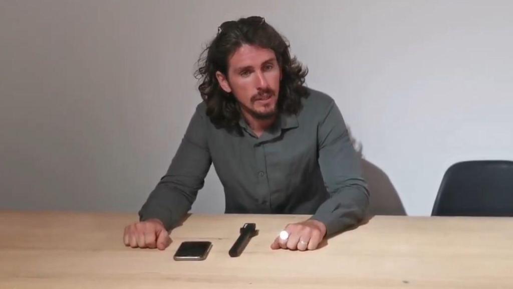 Javi Poves, en una rueda de prensa del CD Colonia Moscardó.