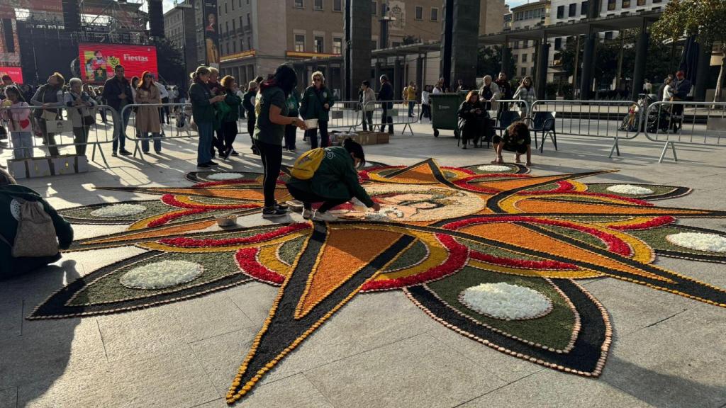 Alfombra floral.