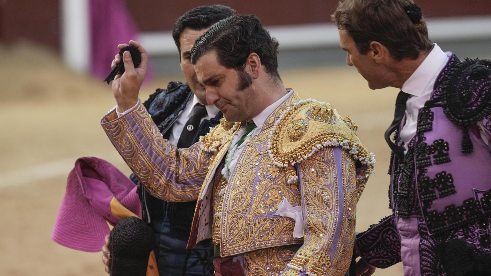 El torero Morante de la Puebla, muy emocionado tras completar su última faena este domingo.