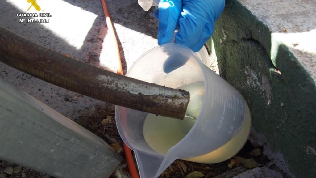 Los vertidos contaminantes.