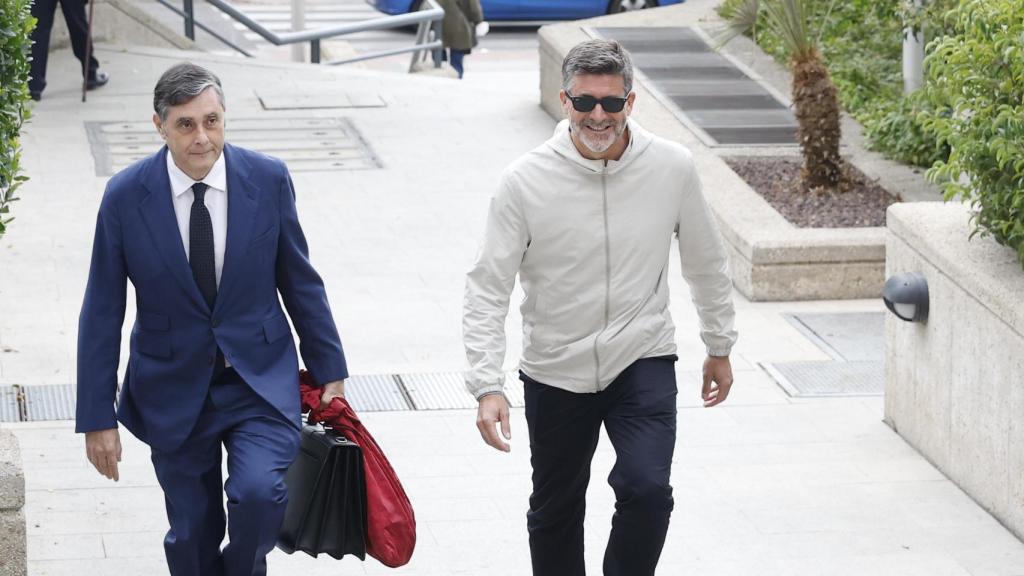 Toño Sanchís, llegando a los juzgados.