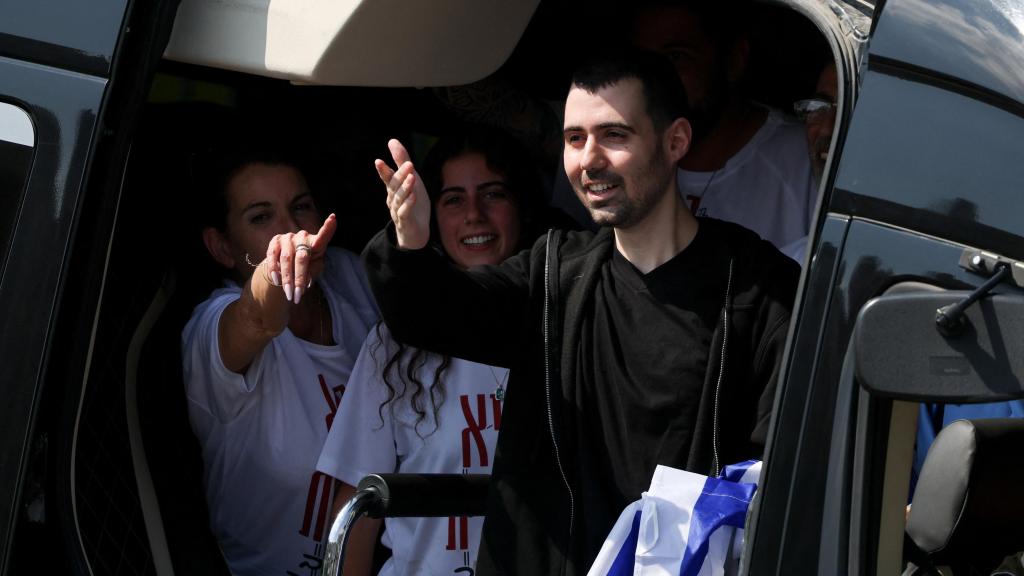 Uno de los rehenes israelíes liberados por Hamás