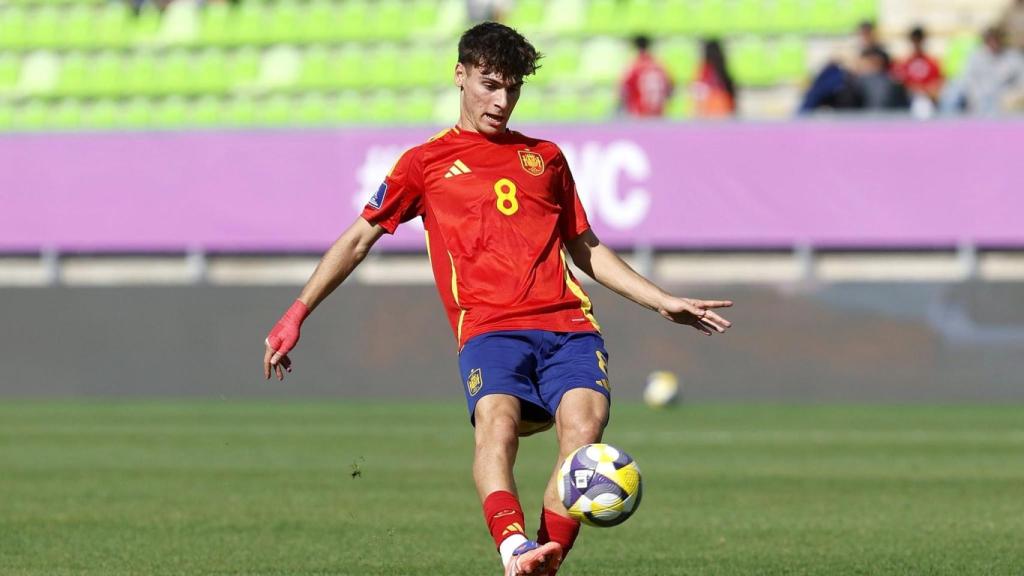 Rodrigo Mendoza, durante un partido con la selección en el Mundial de Chile.