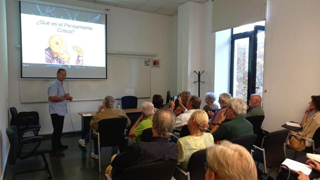 El club de debate de pensamiento crítico de Guillermo Blanco.