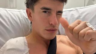 Marc Márquez, tras ser operado de su lesión en el brazo derecho.