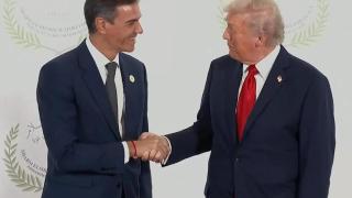 Pedro Sánchez y Donald Trump este lunes en Sharm el-Sheij, Egipto.