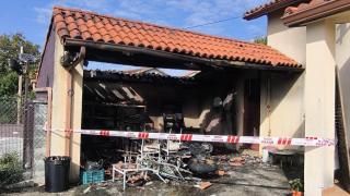 Garaje incendiado en Oleiros.
