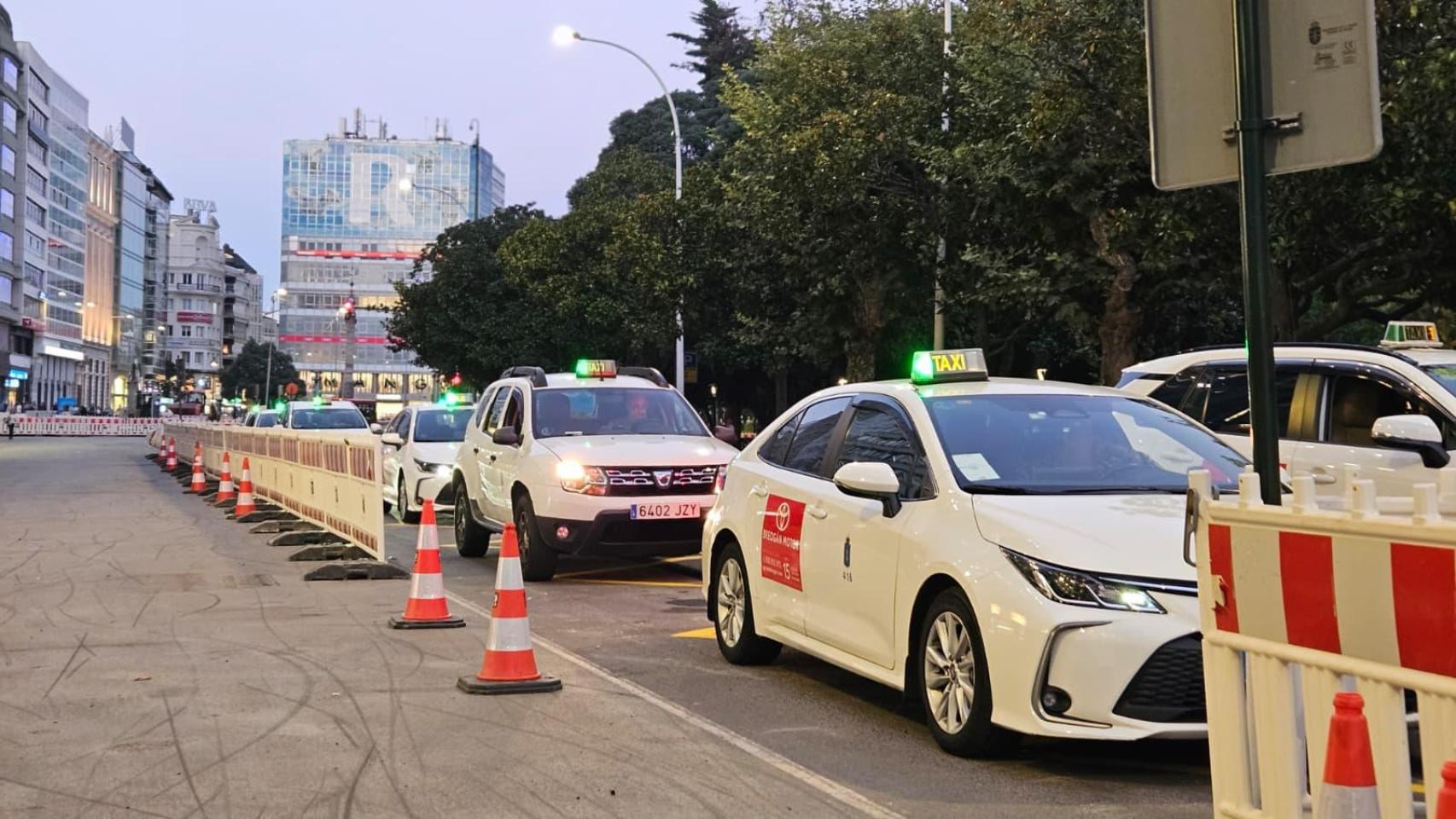 Parada de taxis en el Cantón Pequeño de A Coruña.