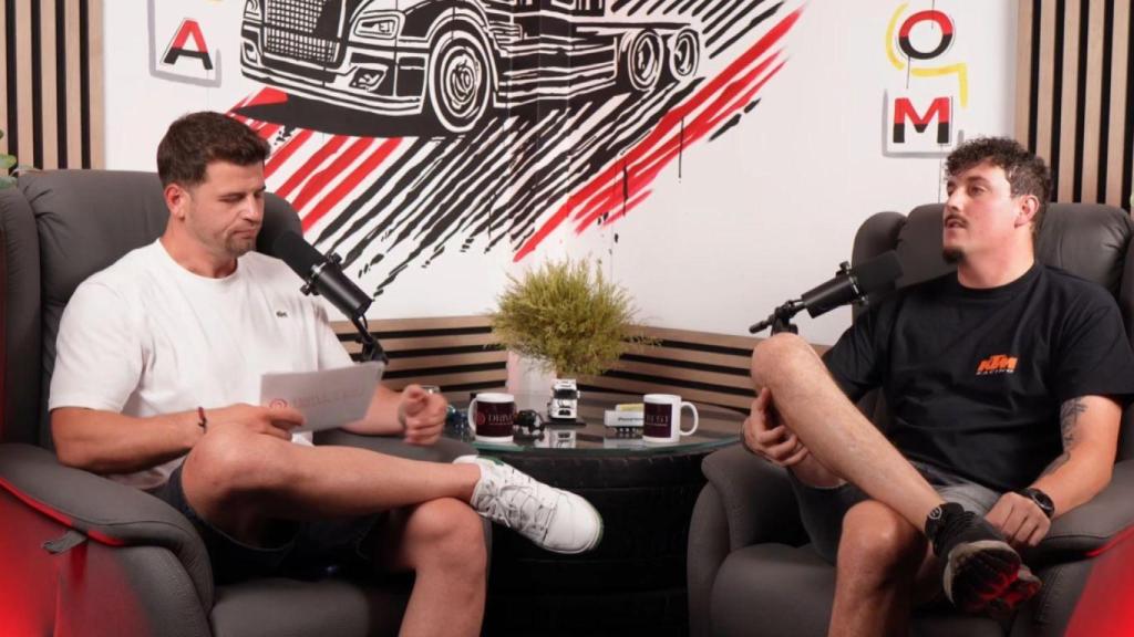 Mario, entrevistador (izquierda) y Antonio Reyes, joven camionero (derecha)