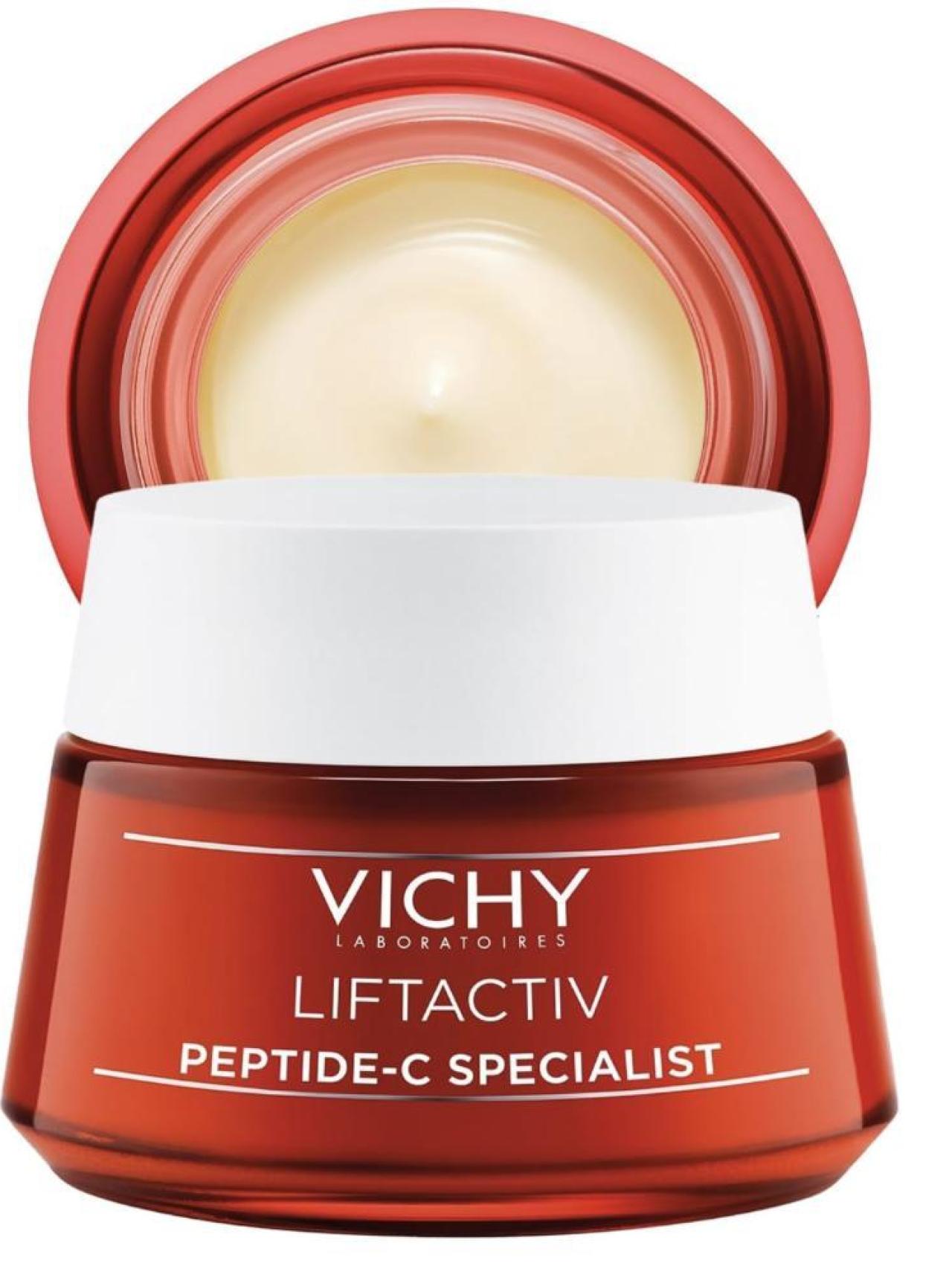 Esta crema está enriquecida con vitamina C y peptidos.