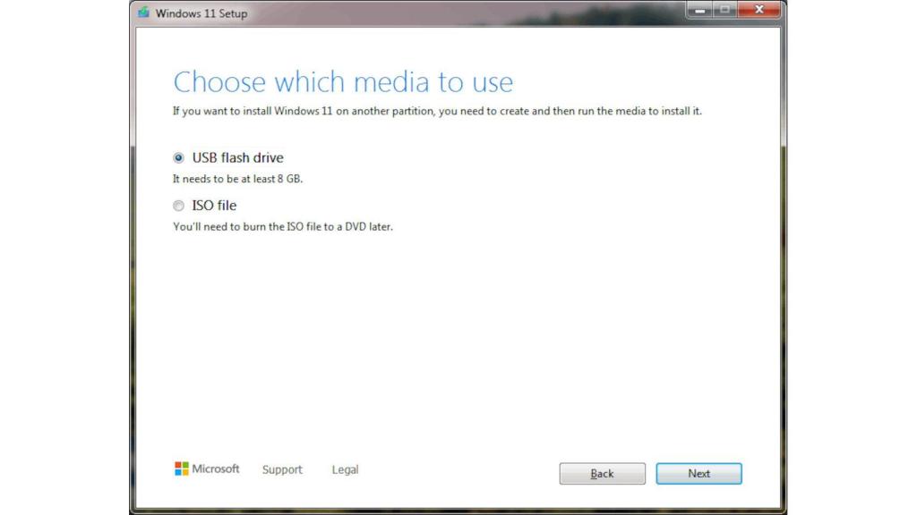 Media Creation Tool permite crear unidades USB para instalar Windows 11